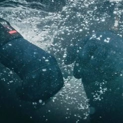 Mystic Roam 3mm Neoprene Gloves -Professional surf equipment store mystic roam gloves action3